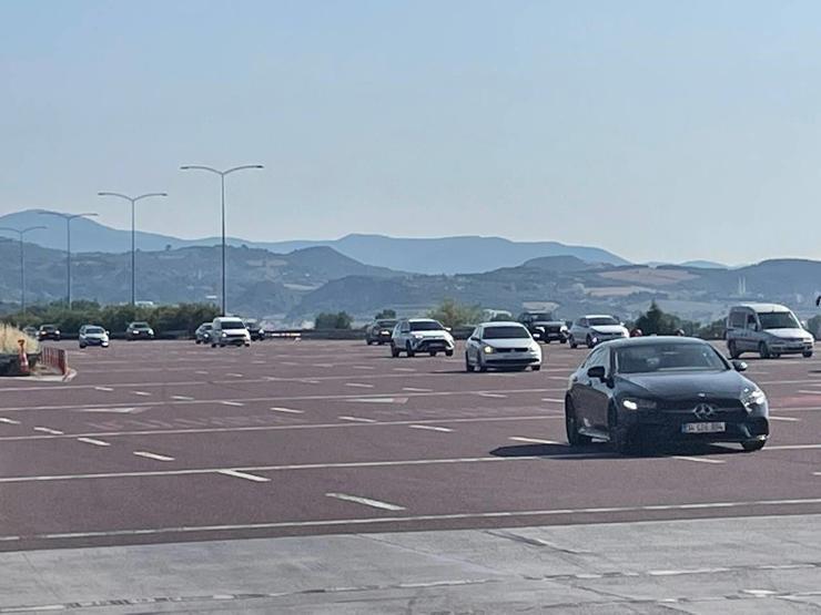 Tatilciler dönüyor Kilometrelerce kuyruk oluştu