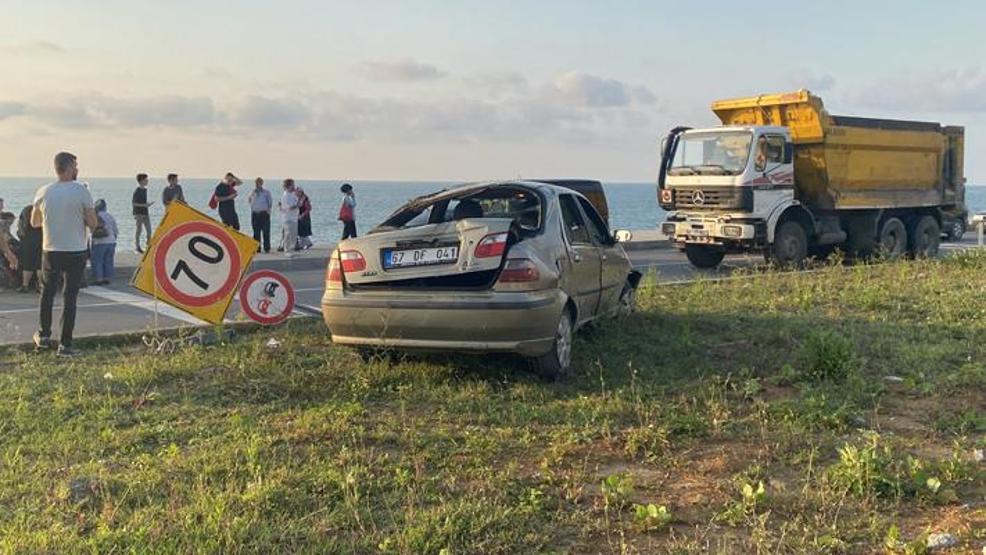 Asker uğurlama konvoyunda kaza: Araç taklalar attı, 4 kişi yaralandı