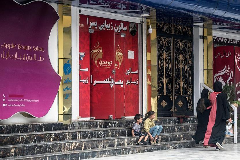 Taliban’dan bir yasak daha: Güzellik salonlarının kapılarına kilit vurulacak