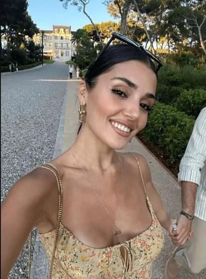 Hande Erçel ve Hakan Sabancı birbirlerini takip etmeye başladı