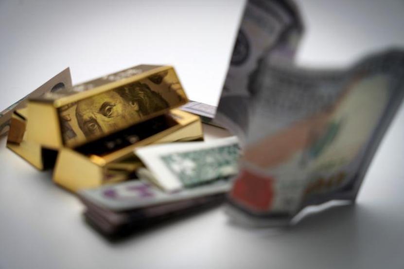 Yatırımcılar dikkat Dolar ve altın için flaş tahmin