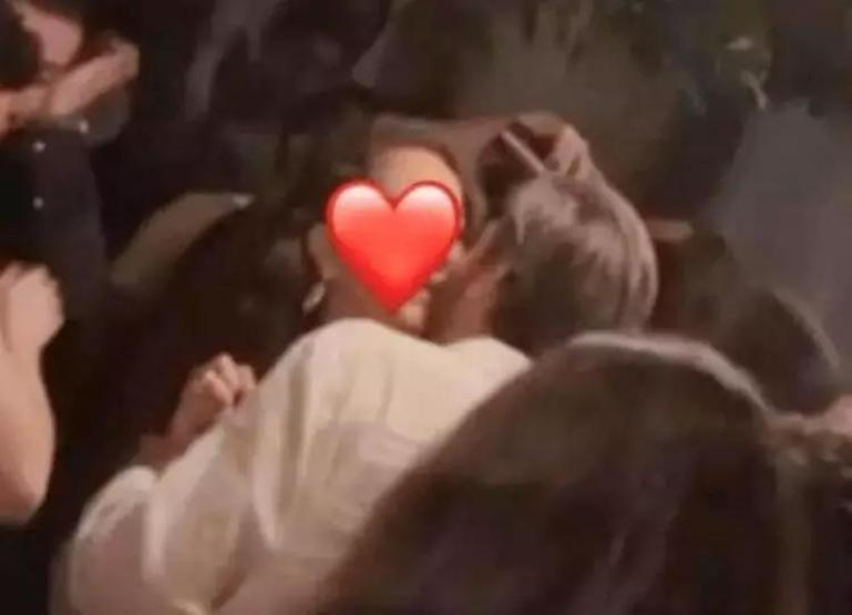 Neslihan Atagül ve Kadir Doğuludan yıl dönümü kutlaması