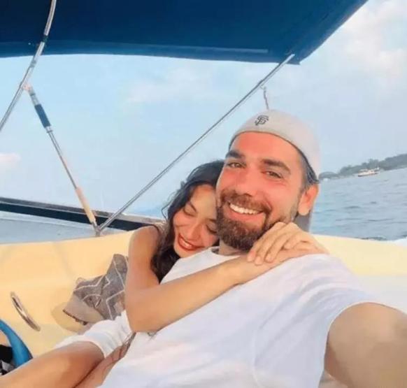 Neslihan Atagül ve Kadir Doğuludan yıl dönümü kutlaması