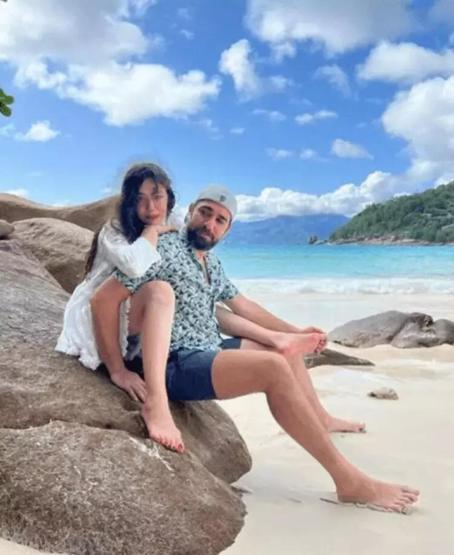 Neslihan Atagül ve Kadir Doğuludan yıl dönümü kutlaması
