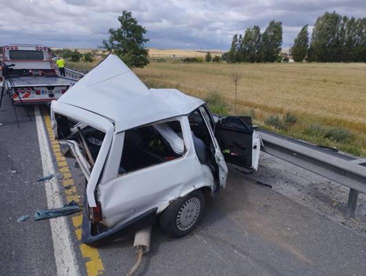 Ankaradaki kazada otomobil kağıt gibi ezildi