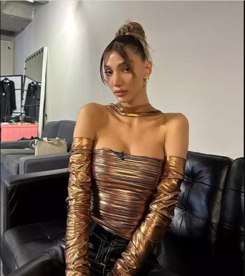 İspanya tatiline çıkan Şevval Şahin’den teknede bikinili poz