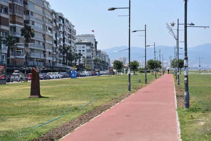 Sıcaklık uyarısı yapılan İzmirde, Kordon boş kaldı