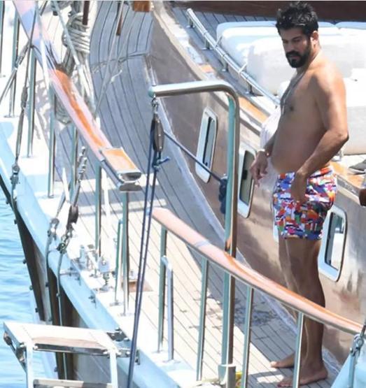 Burak Özçivit ile Fahriye Evcenin oğlu Kerem ilk kez görüntülendi