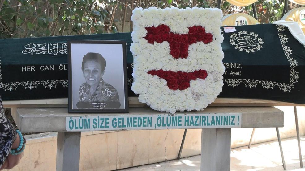 Sanatçı Tanju Tuncel son yolculuğuna uğurlandı “Böyle bir ölümü hak etmedi”