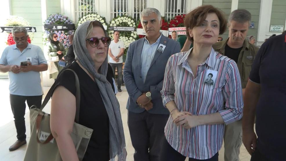 Sanatçı Tanju Tuncel son yolculuğuna uğurlandı “Böyle bir ölümü hak etmedi”