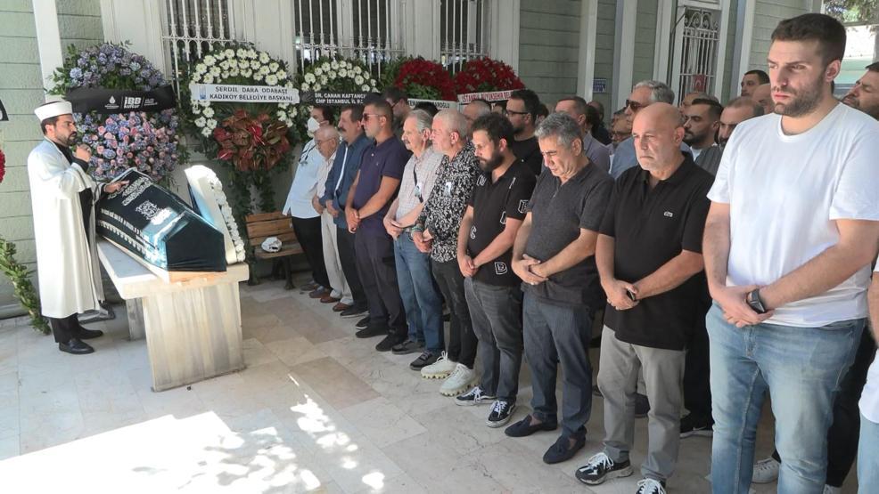 Sanatçı Tanju Tuncel son yolculuğuna uğurlandı “Böyle bir ölümü hak etmedi”