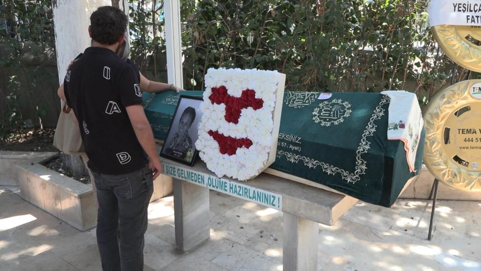 Sanatçı Tanju Tuncel son yolculuğuna uğurlandı “Böyle bir ölümü hak etmedi”