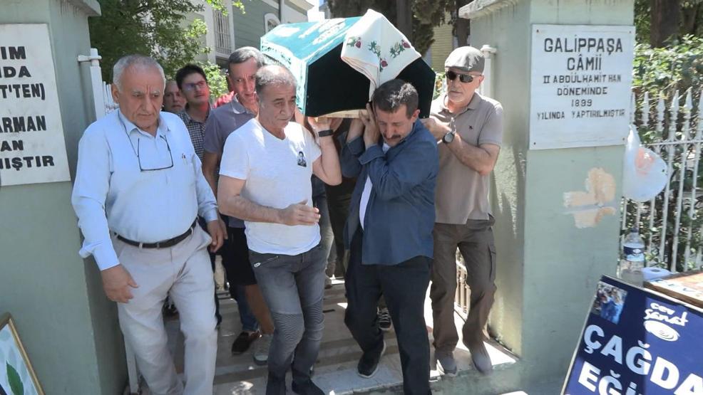 Sanatçı Tanju Tuncel son yolculuğuna uğurlandı “Böyle bir ölümü hak etmedi”