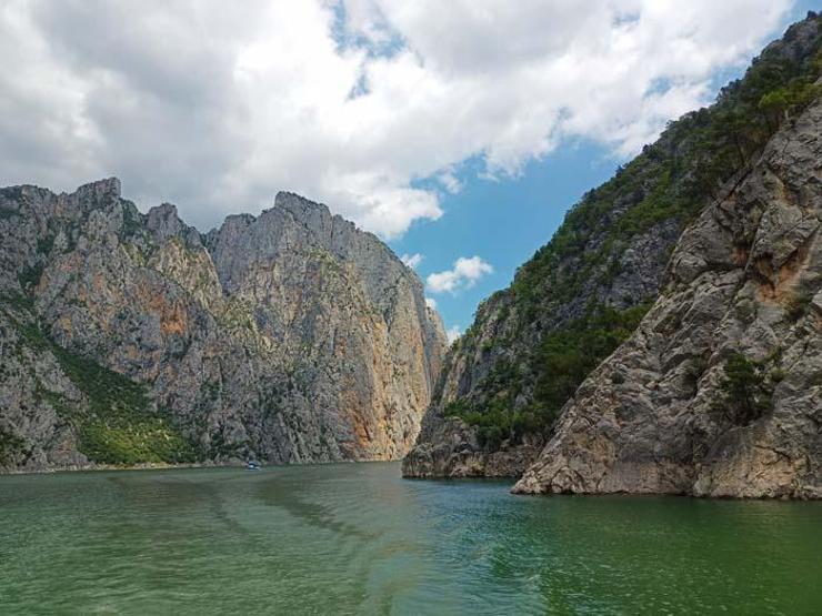 Doğa tutkunlarının yeni rotası Gizemli geçit: Şahinkaya Kanyonu