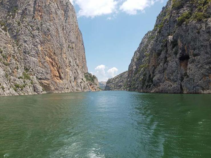 Doğa tutkunlarının yeni rotası Gizemli geçit: Şahinkaya Kanyonu
