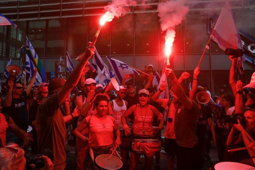 İsrailde binlerce protestocu yine sokaklarda
