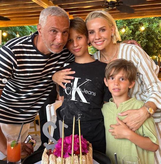 Esra Erol ve Ali Özbirin pozuna beğeni yağdı Oğulları kocaman oldu