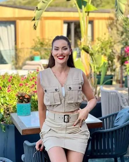 Fahriye Evcenin fit hali göz kamaştırdı