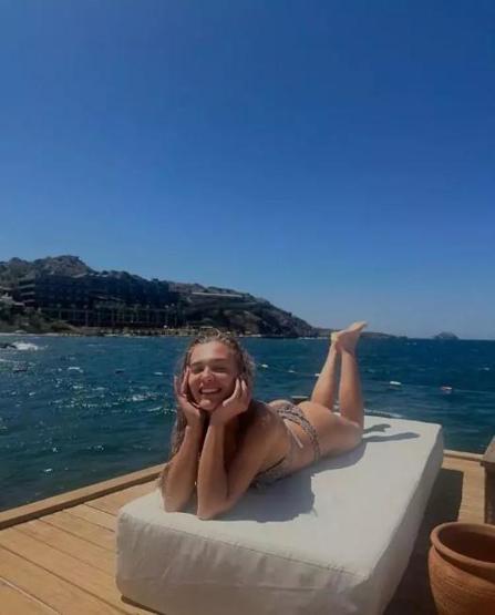 Melisa Döngel herkesi büyüledi