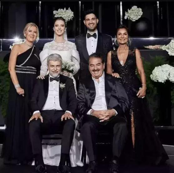 İkiz beklediği söyleniyordu Yasemin Şefkatliden şezlong pozu