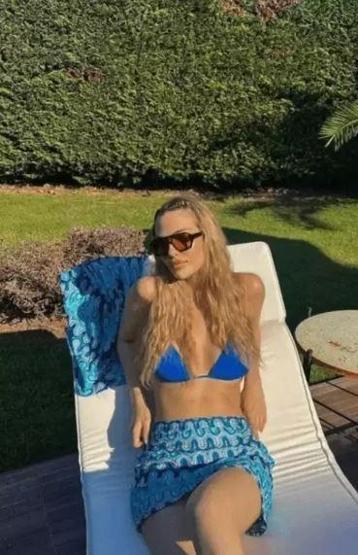 İkiz beklediği söyleniyordu Yasemin Şefkatliden şezlong pozu