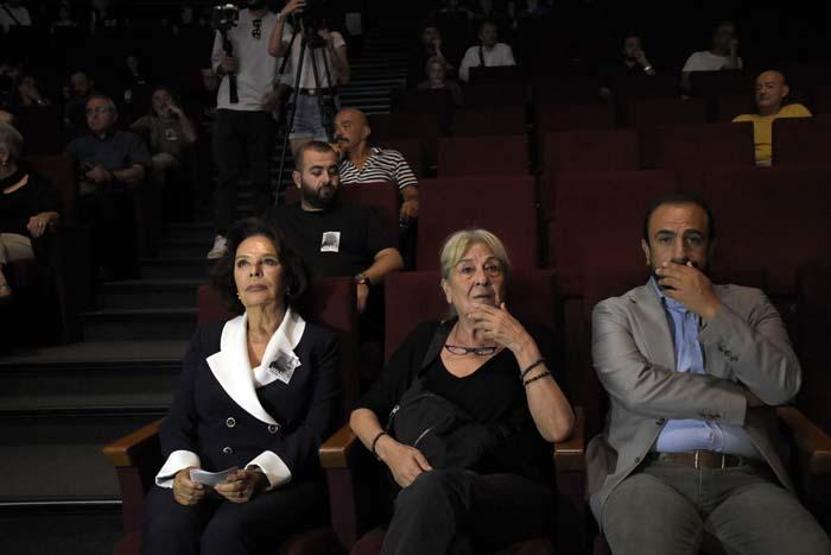 Senarist Safa Önal son yolculuğuna uğurlandı