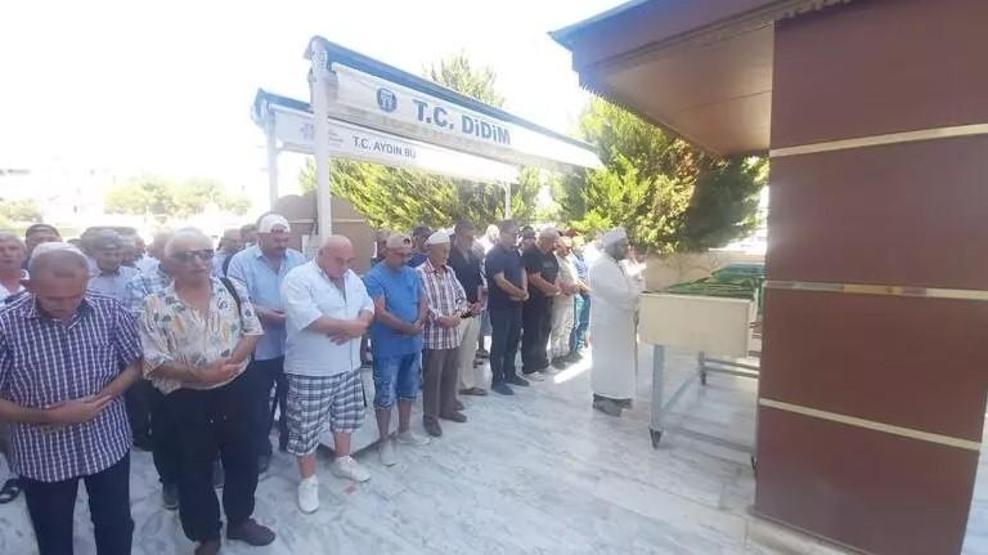 Asenanın babası hayatını kaybetti Cenazede gözyaşlarına boğuldu