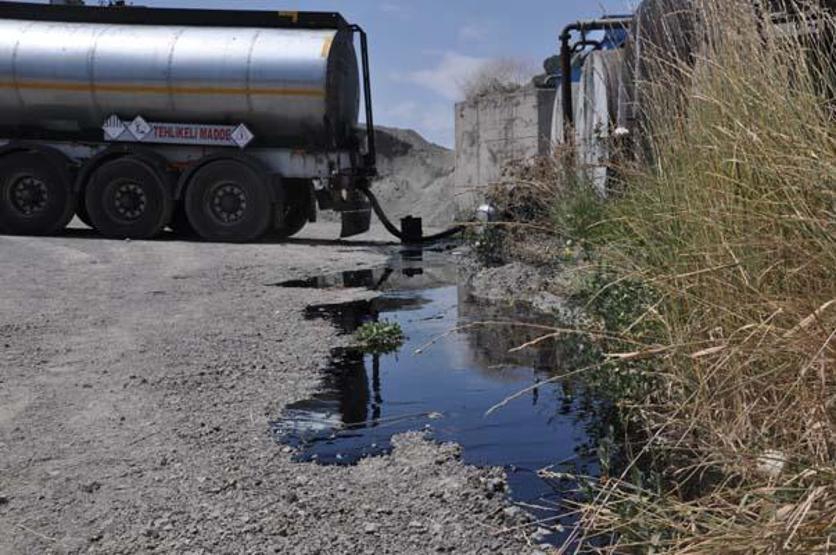 Tankerden boşaltılan sıcak zift işçilerin üzerine sıçradı; 3 ağır yaralı
