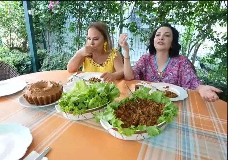 Safiye Soyman denize sıfır evinin kapılarını açtı