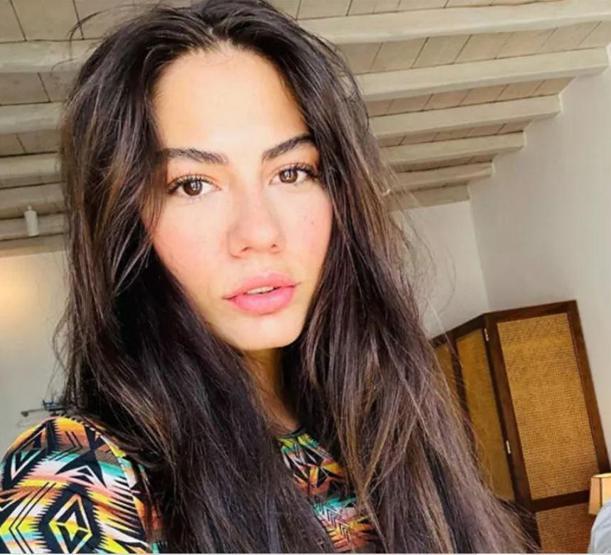 Demet Özdemirin tatil pozlarına beğeni yağdı Güneş kadar güzel