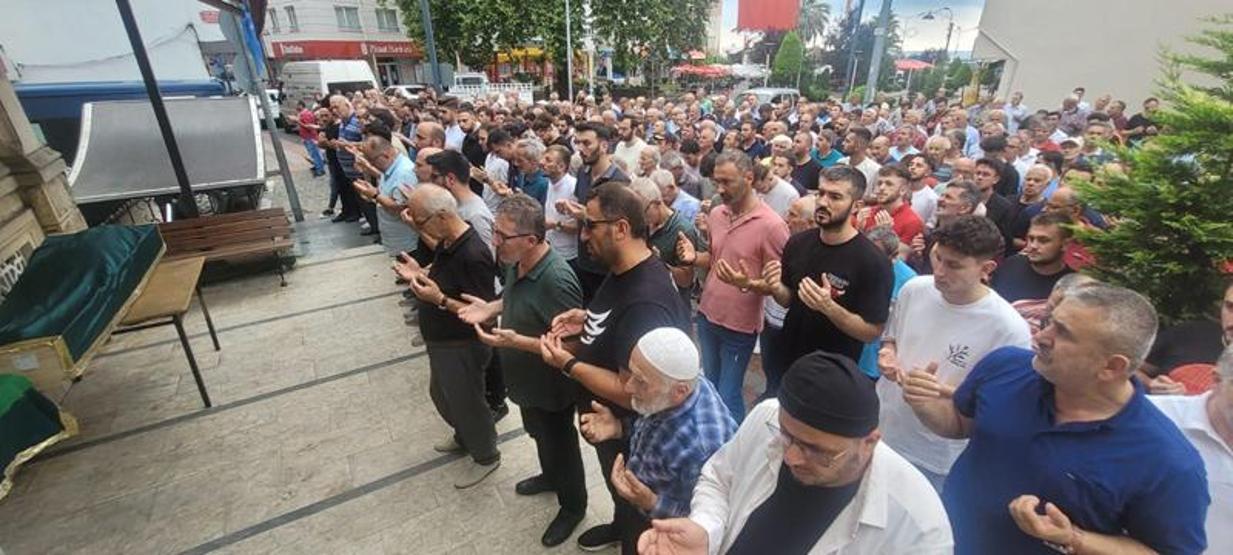 Göçük altında kalan mimar son yolculuğuna uğurlandı Diploma detayı kahretti