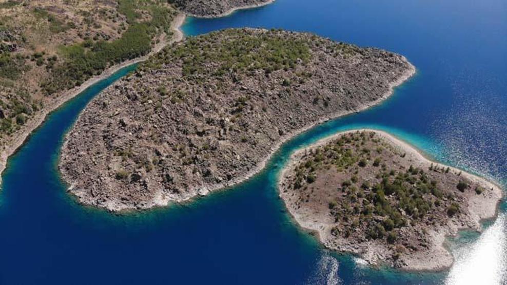 Sıcaktan bunalan vatandaşlar Nemrut Krater Gölü’ne akın etti