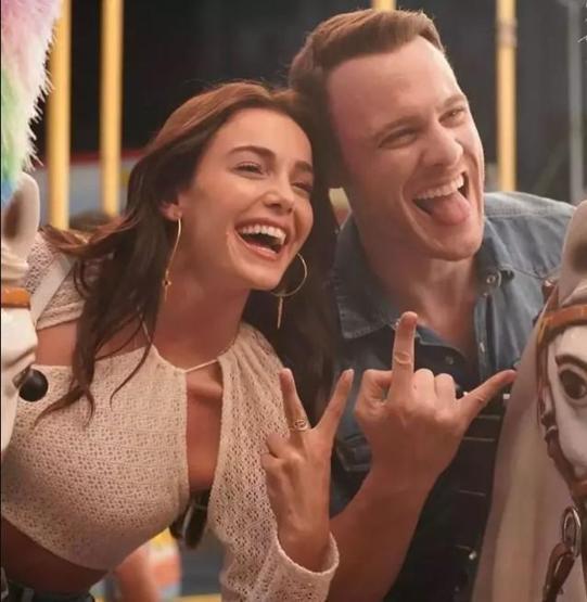 Kerem Bürsin hastanelik oldu