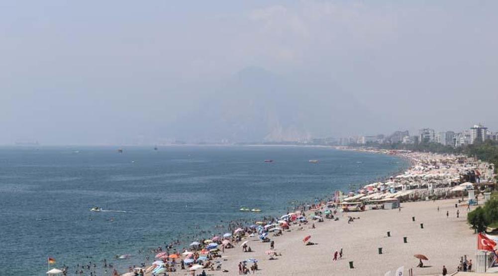 Antalyada nem bunalttı, deniz serinletti