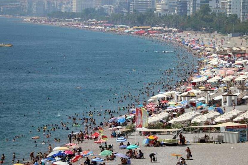 Antalyada nem bunalttı, deniz serinletti