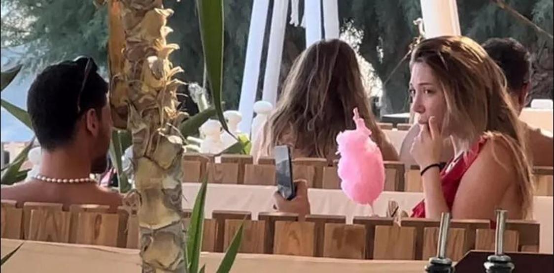Yasmin Erbil ile Yiğit Poyraz Bodrumda aşka geldi