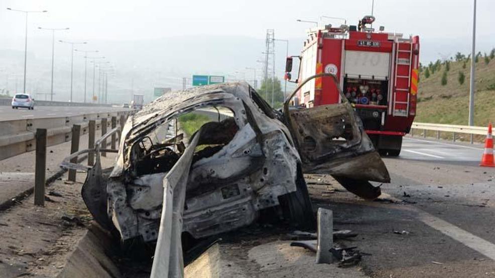 Bariyerin önünden girip arkasından çıktığı otomobil alev aldı: 2 ölü, 1 yaralı