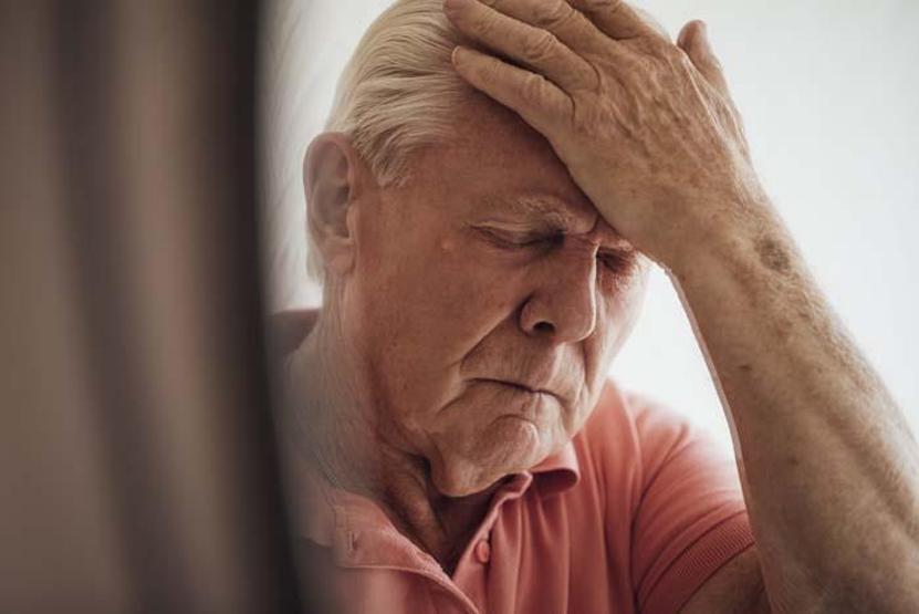 Alzheimerın ilk sinyallerinden biri Uzman isim Alzheimer hastalığının belirtilerini tek tek anlattı