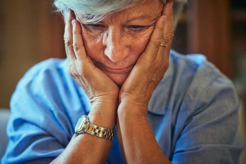 Alzheimerın ilk sinyallerinden biri Uzman isim Alzheimer hastalığının belirtilerini tek tek anlattı