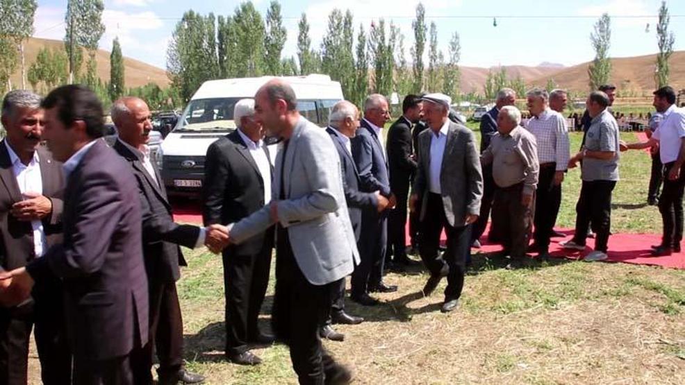 Aşiret düğünleri bildiğiniz gibi: Geline kilolarca altın, damada ise 2 milyon TL takıldı