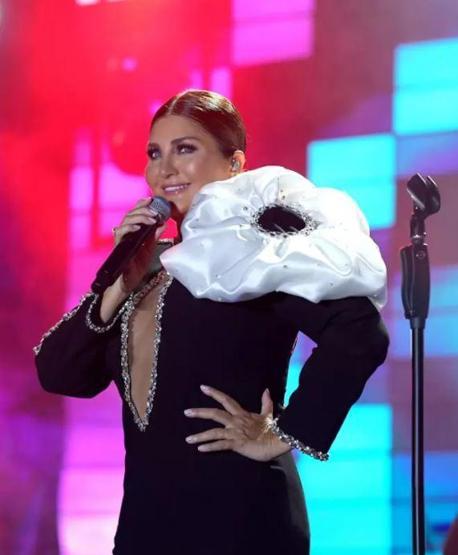 Sibel Canı sahnede görenler gözlerine inanamadı Herkes aynı yorumu yaptı