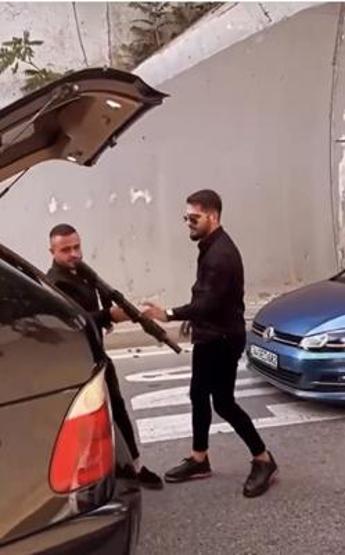 Düğün konvoyunda maganda terörü Trafiği durdurup havaya ateş açtılar