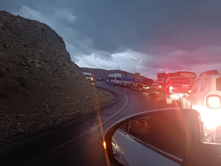 Vanda minibüs ile kamyon çarpıştı: 1 ölü, 7 yaralı