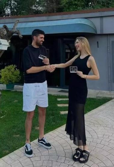 Yasemin Şefkatli imaj değiştirdi