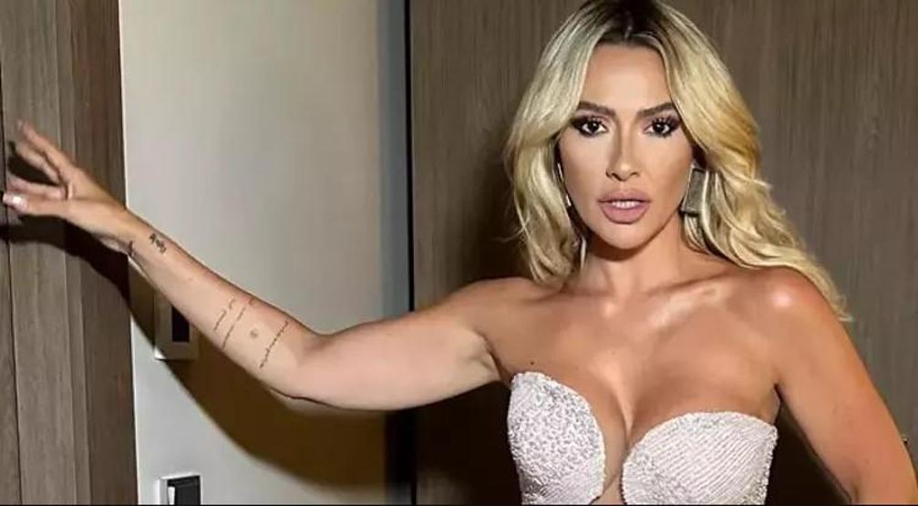 Hadisenin elbisesinin fiyatı dudak uçuklattı