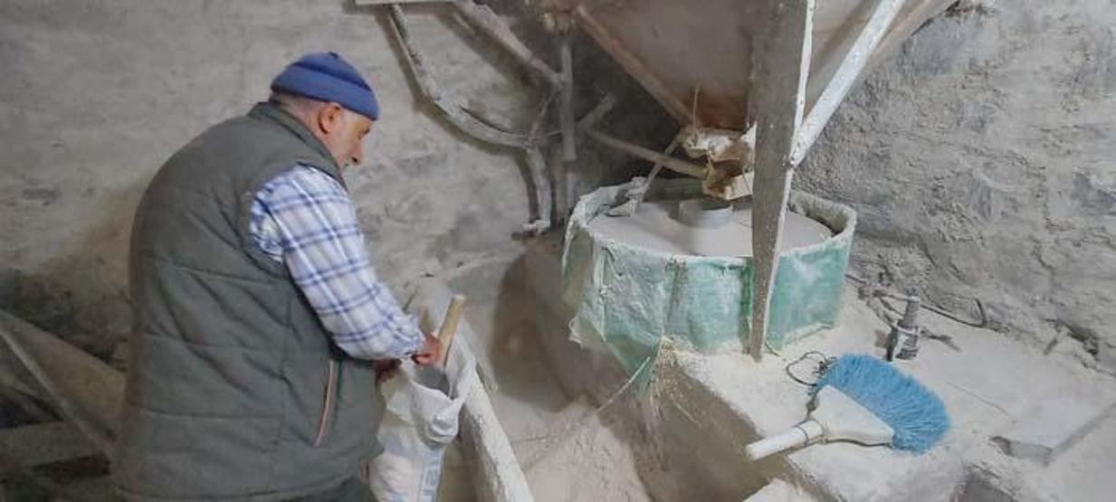 Erzurum’da baba yadigârı su değirmeni