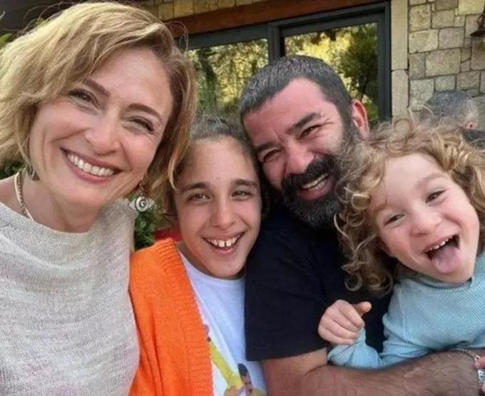 Ceyda Düvenciden dikkat çeken gönderme