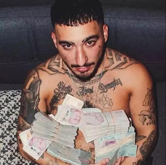Ev sahibi, ünlü rapçi Uzinin oturduğu evin halini paylaştı