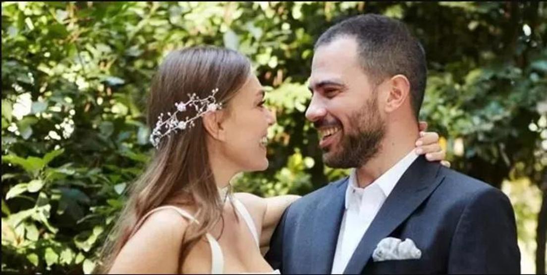Aslı Enver kızıyla vakit geçiriyor