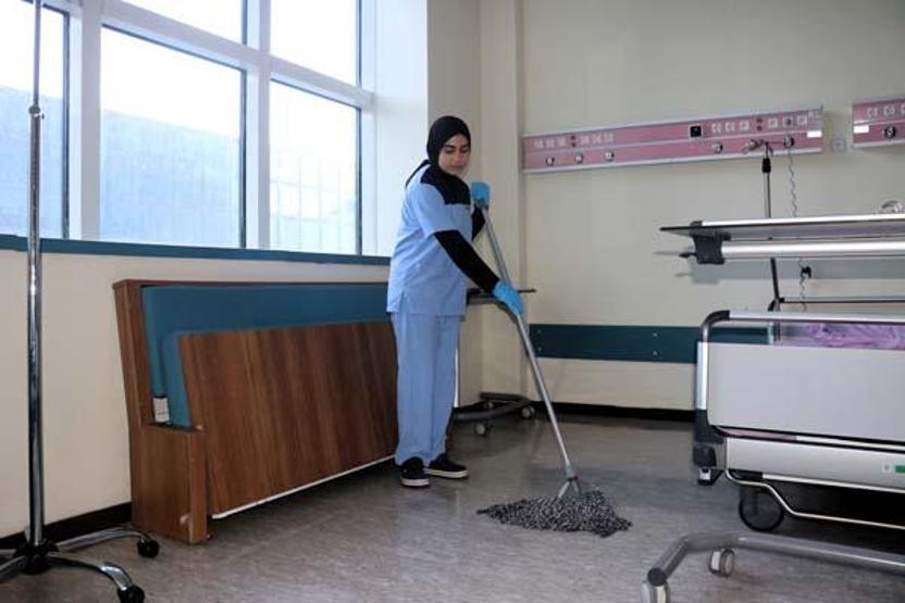 Temizlik personeli olarak çalıştığı hastanenin tıp fakültesini kazandı